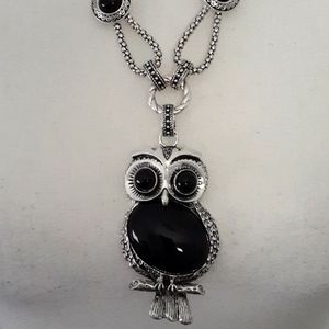 Silver Tone Owl Pendant Necklace with Black Stone